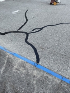 Asphalt Crack Sealing or Crack Filling? Orange County Paving